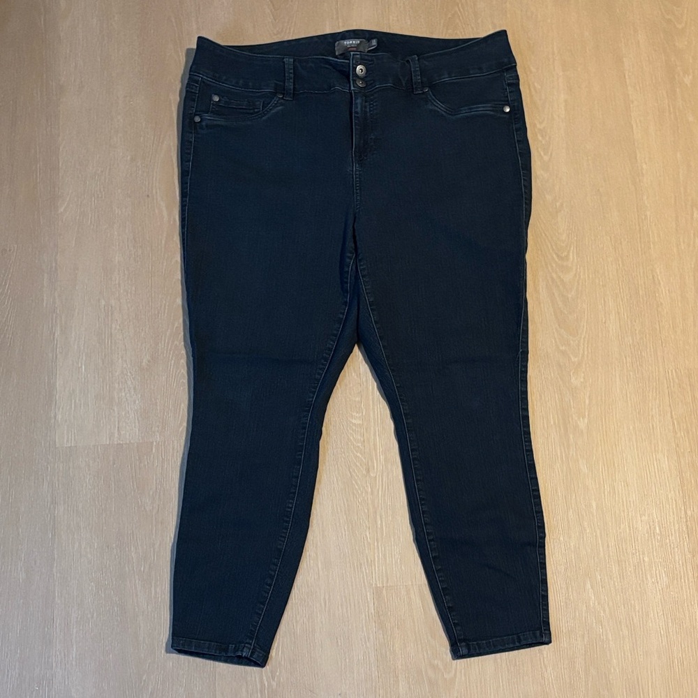 Torrid Women's Dark Blue Super Stretch Jegging size 22